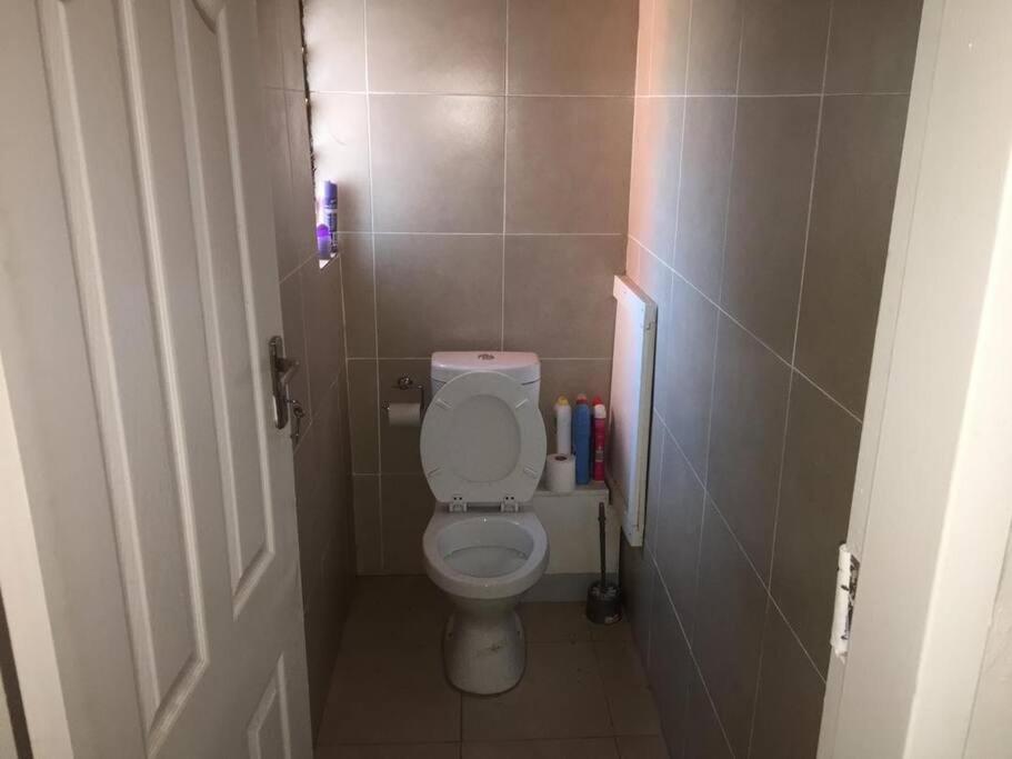 Spacious Zamtel Flat Lusaka Exterior foto
