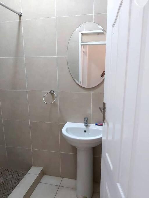 Spacious Zamtel Flat Lusaka Exterior foto